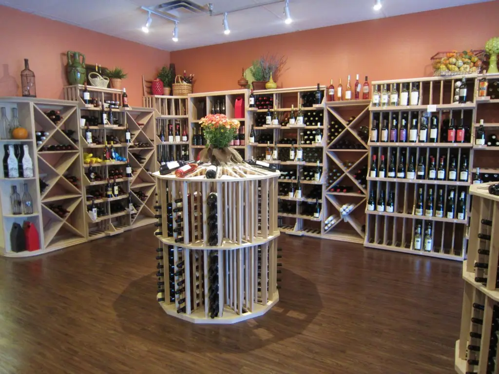Flower Mond Wine Store Combination Commercial and Residential Wine Racks - Height Differences make a Beautiful Design